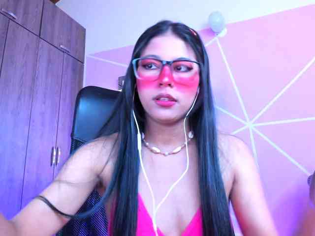 ALYSSON18 webcam