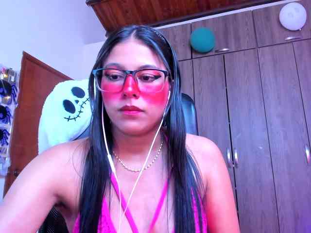 ALYSSON18 webcam
