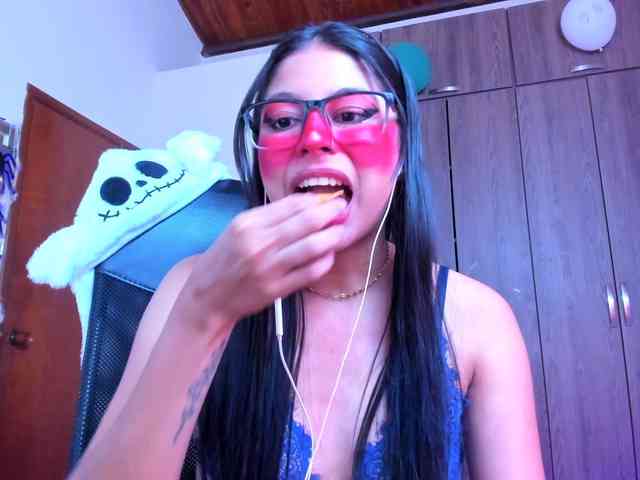 ALYSSON18 webcam
