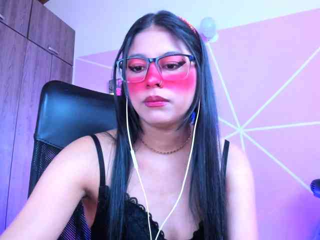 ALYSSON18 webcam