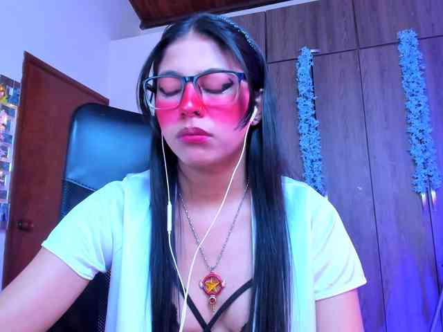 ALYSSON18 webcam