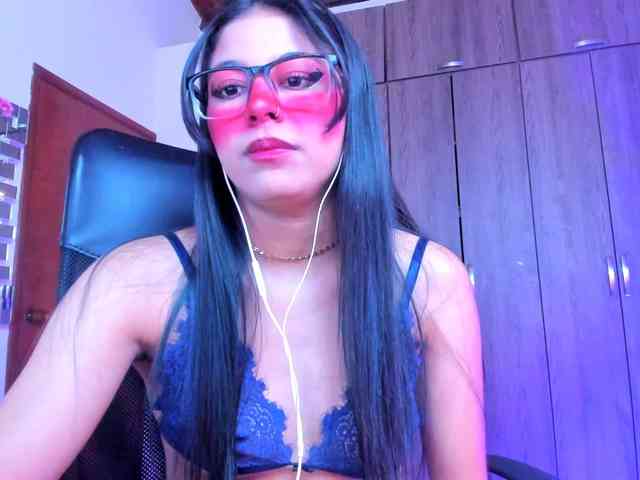 ALYSSON18 webcam