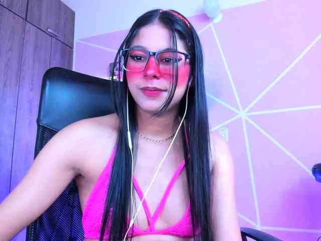 ALYSSON18 webcam