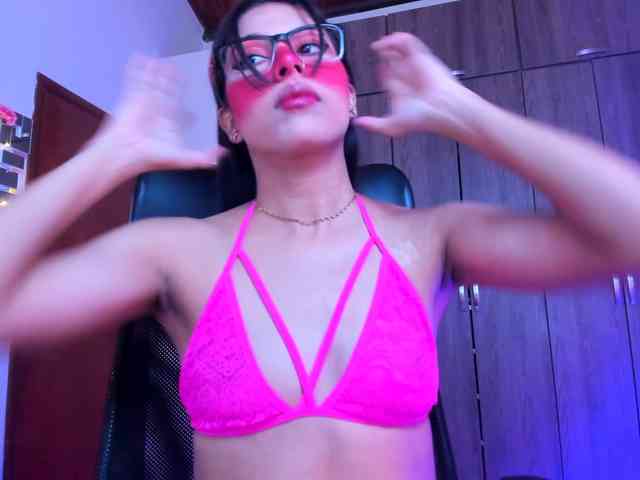 ALYSSON18 webcam
