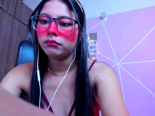 ALYSSON18 webcam