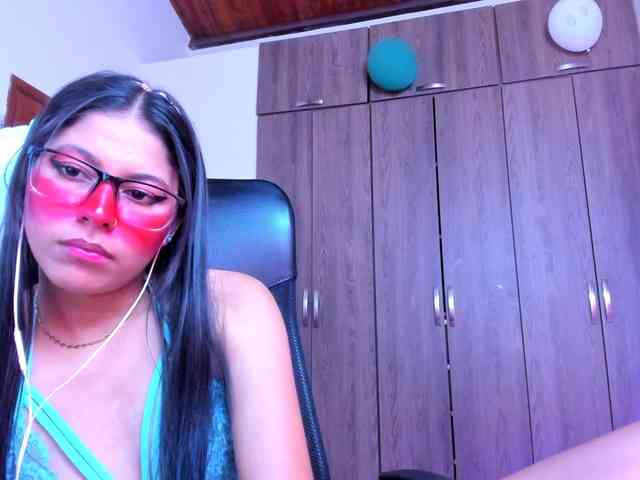 ALYSSON18 webcam