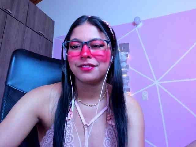 ALYSSON18 webcam