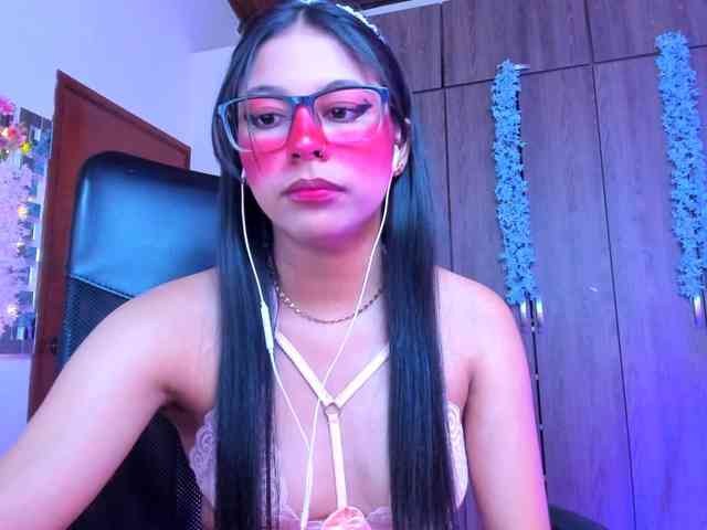 ALYSSON18 webcam