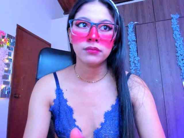 ALYSSON18 webcam