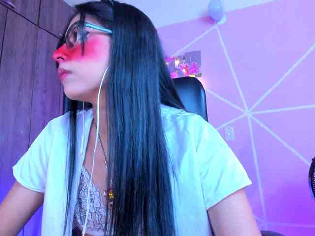 ALYSSON18 webcam