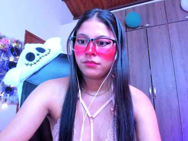 ALYSSON18 webcam