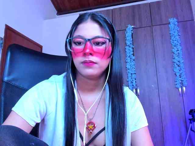 ALYSSON18 webcam
