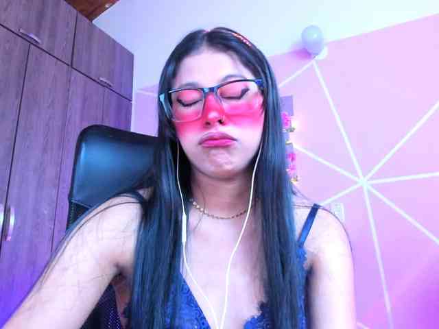 ALYSSON18 webcam