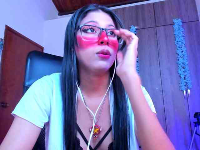 ALYSSON18 webcam