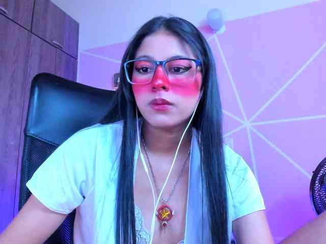 ALYSSON18 webcam