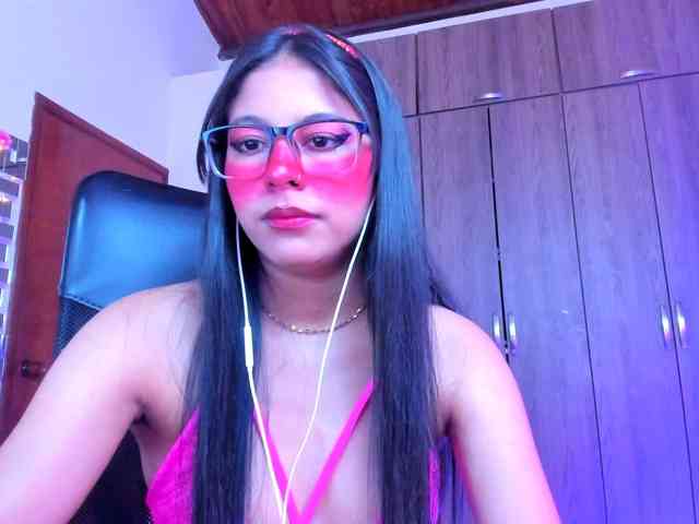 ALYSSON18 webcam