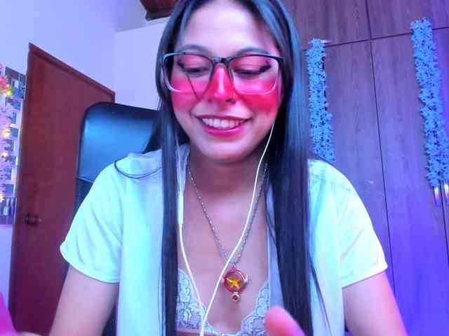 ALYSSON18 webcam