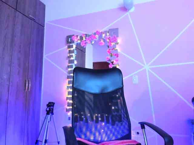 web cam nude ALYSSON18