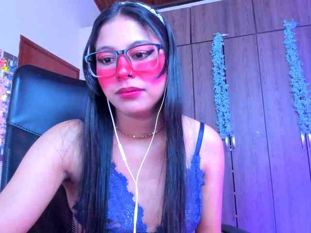 ALYSSON18 webcam