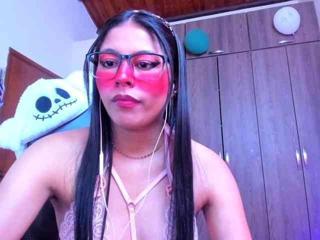 ALYSSON18 webcam