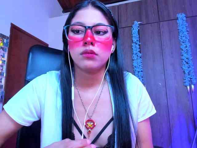 ALYSSON18 webcam