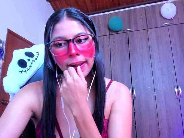 ALYSSON18 webcam