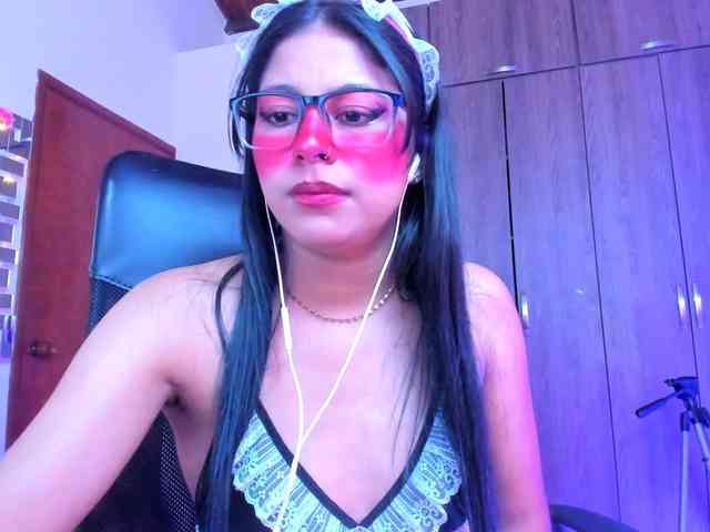 ALYSSON18 webcam