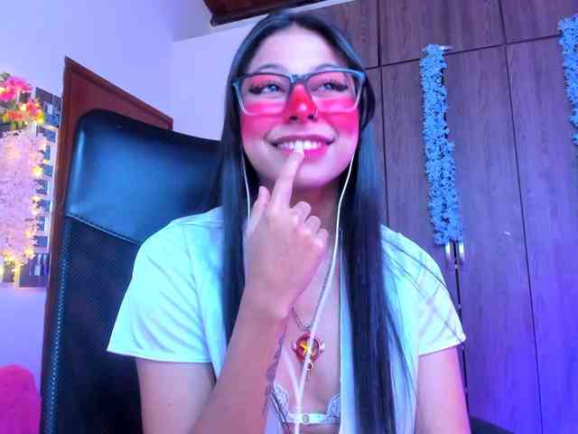 ALYSSON18 webcam
