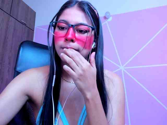 ALYSSON18 webcam