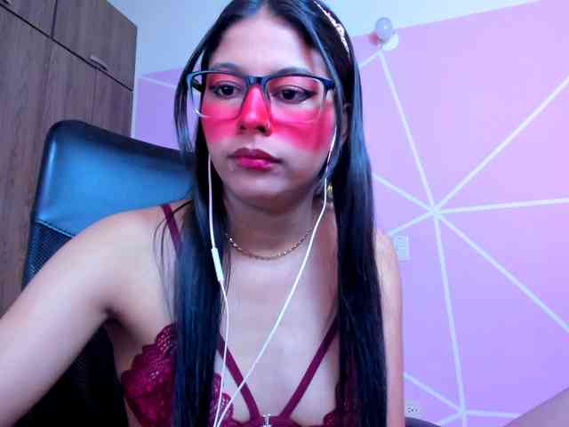ALYSSON18 webcam