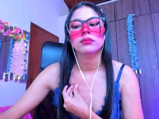 ALYSSON18 webcam