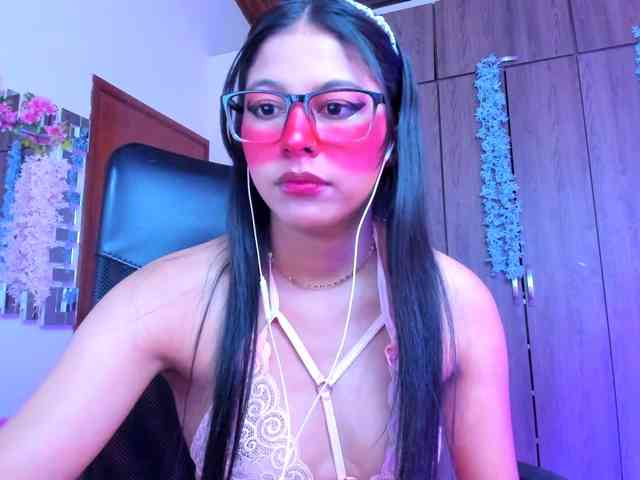 ALYSSON18 webcam
