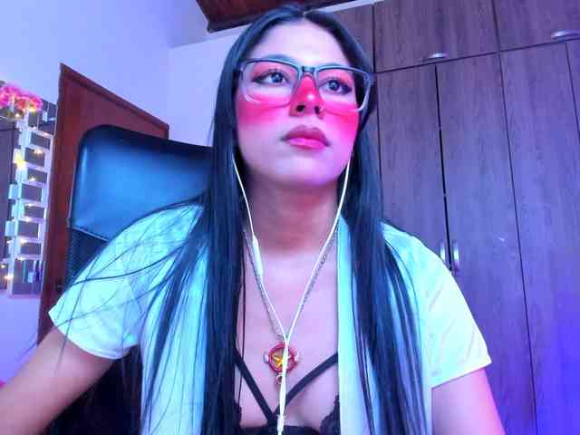 ALYSSON18 webcam