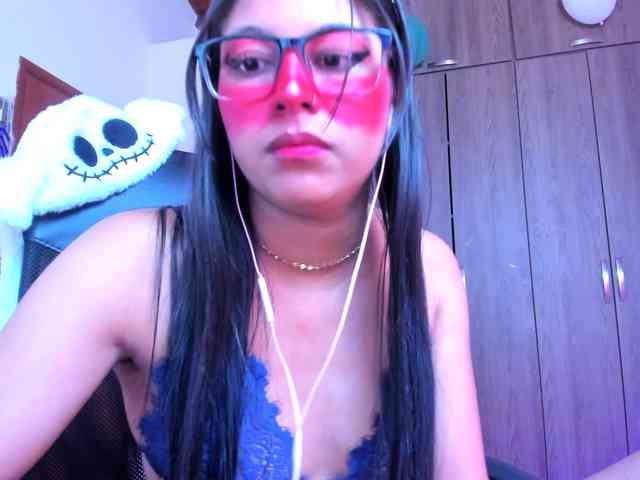 ALYSSON18 webcam