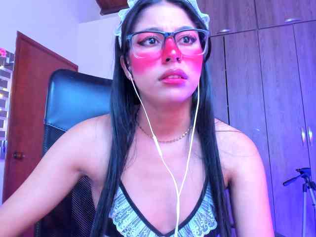 ALYSSON18 webcam