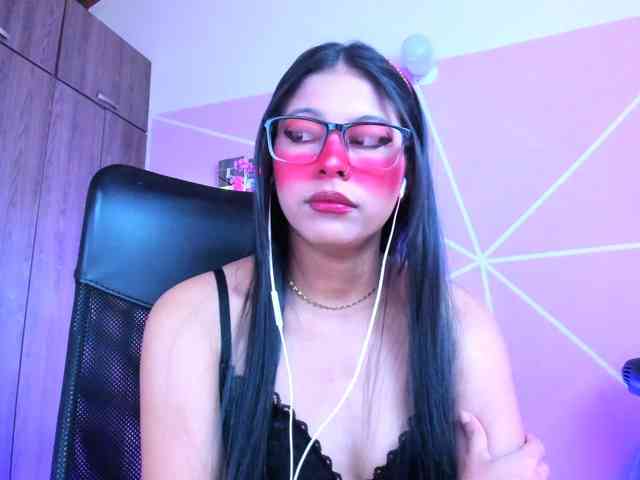 ALYSSON18 webcam