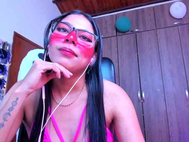 ALYSSON18 webcam