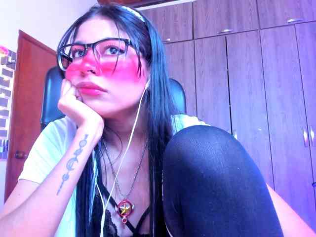 ALYSSON18 webcam