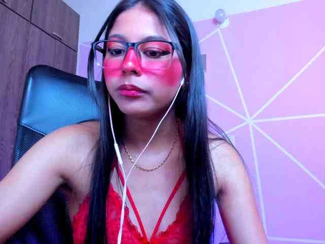 ALYSSON18 webcam