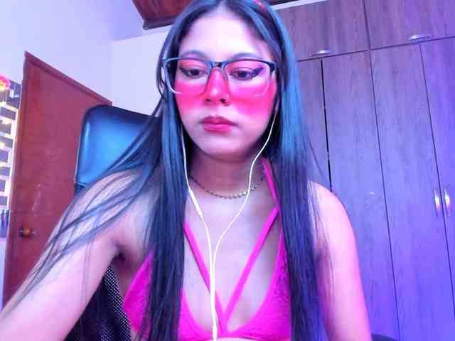 ALYSSON18 webcam