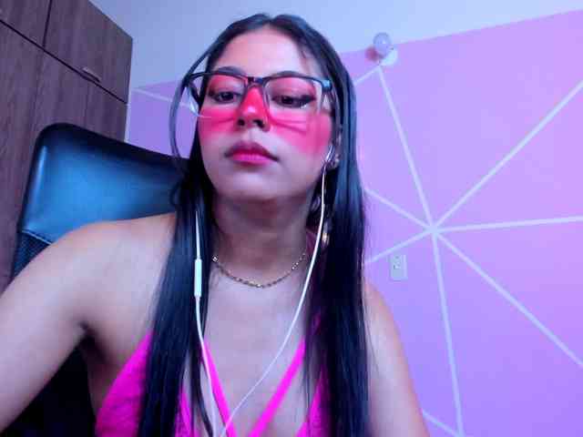 ALYSSON18 webcam
