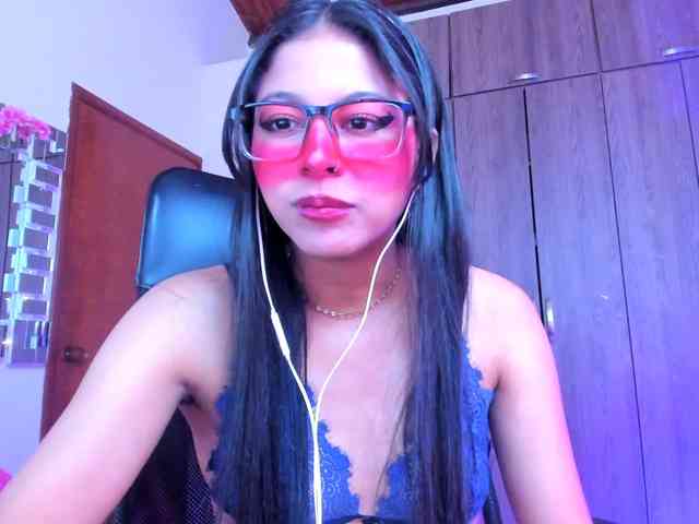 ALYSSON18 webcam