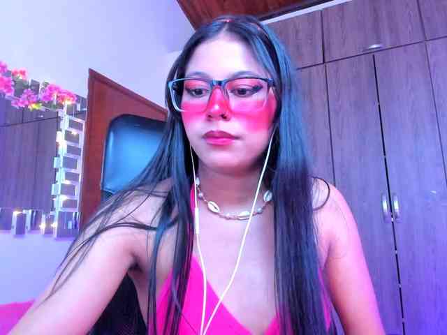 ALYSSON18 webcam