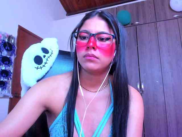 ALYSSON18 webcam
