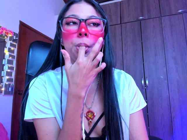 ALYSSON18 webcam