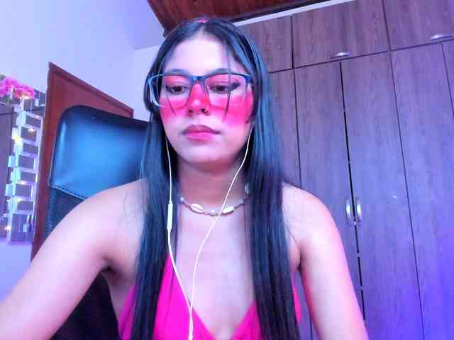 ALYSSON18 webcam