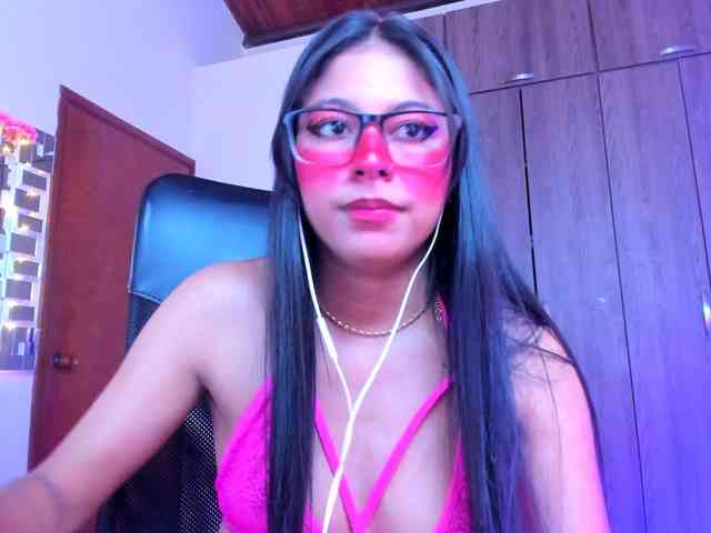 ALYSSON18 webcam