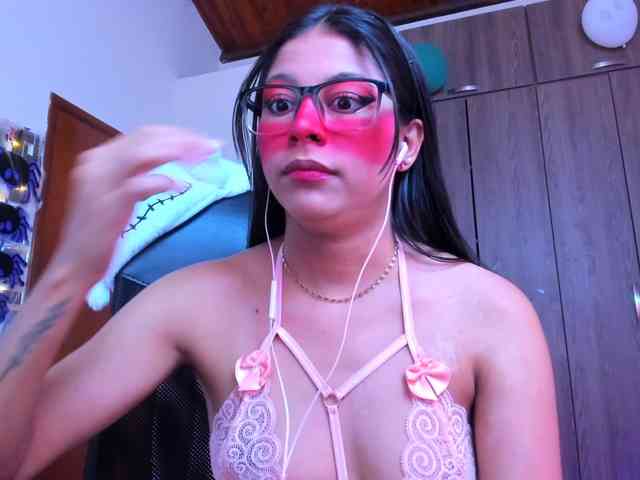 ALYSSON18 webcam