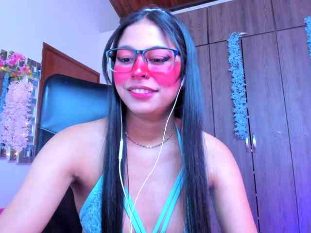 ALYSSON18 webcam