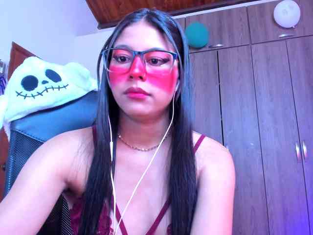 ALYSSON18 webcam